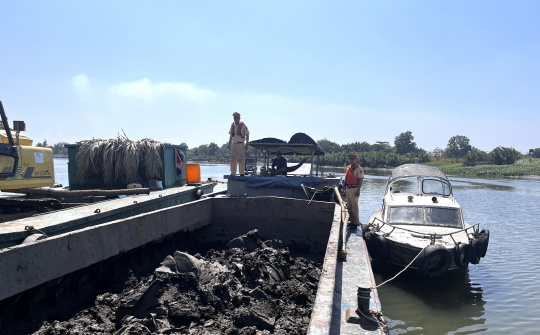 Ngăn chặn nạo vét bùn đất trái phép trên sông Đồng Nai