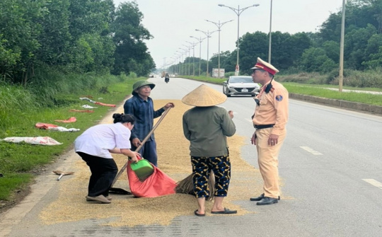 Thanh Hóa: Cảnh báo nguy cơ mất an toàn giao thông trong mùa thu hoạch nông sản