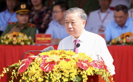 Chủ tịch nước dự lễ ra mắt lực lượng tham gia bảo vệ ANTT cơ sở tại TPHCM