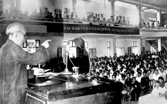 Vận dụng tư tưởng Hồ Chí Minh về “huấn luyện cán bộ” trong đào tạo, bồi dưỡng đội ngũ cán bộ, công chức ở Thành phố Hồ Chí Minh hiện nay