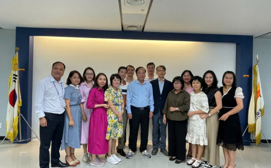 Đoàn nhà báo Việt Nam trao đổi nghiệp vụ báo chí với Uỷ ban trọng tài báo chí Hàn Quốc