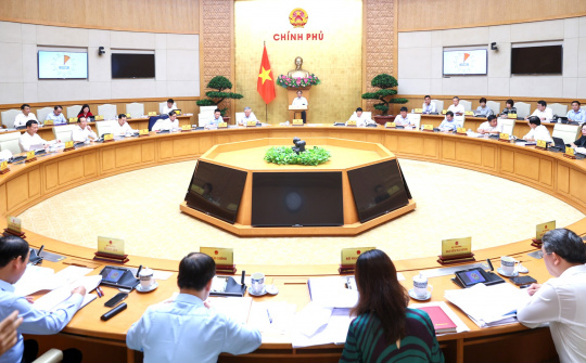 Thủ tướng: Pháp luật phải vừa quản lý chặt chẽ, vừa kiến tạo phát triển