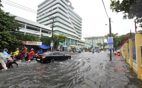 Chủ động ứng phó áp thấp nhiệt đới có khả năng mạnh lên thành bão