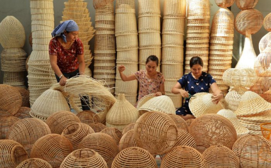 Lập Hội đồng Nhà nước xét tặng danh hiệu Nghệ nhân nhân dân, Nghệ nhân ưu tú nghề thủ công mỹ nghệ