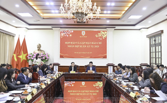 Bộ Tư pháp họp báo và gặp mặt báo chí nhân dịp Xuân Ất Tỵ 2025