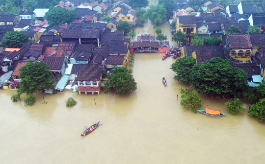 Tập trung ứng phó khẩn cấp và khắc phục hậu quả mưa lũ lớn tại khu vực Trung Bộ