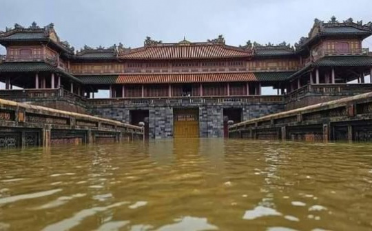 Khẩn trương khắc phục hậu quả mưa lũ, ổn định đời sống Nhân dân Trung Bộ