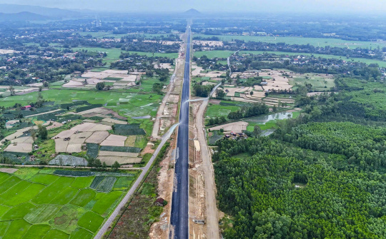 Đẩy nhanh tiến độ 4 dự án cao tốc Bắc – Nam, bảo đảm hoàn thành đúng dịp 19/12/2025