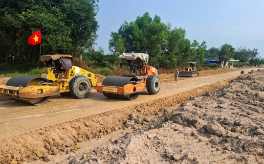 Tuyệt đối không để các dự án bị chậm tiến độ do thiếu nguồn vật liệu cát, sỏi, đá