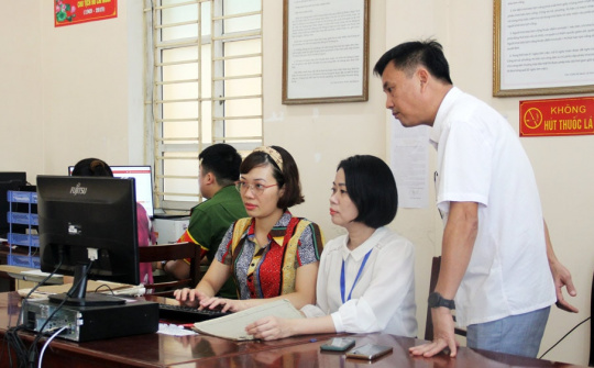 Bộ Chính trị: Tạm dừng bổ nhiệm chức danh lãnh đạo, quản lý cấp tỉnh, huyện, xã