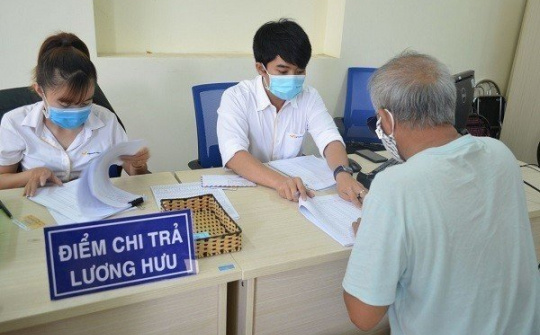 Thủ tướng chỉ đạo chi trả lương hưu tháng 5 sớm