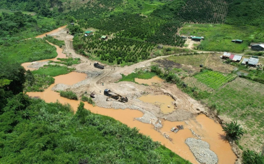 Khai thác tài sản công trái phép bị phạt đến 5 triệu đồng