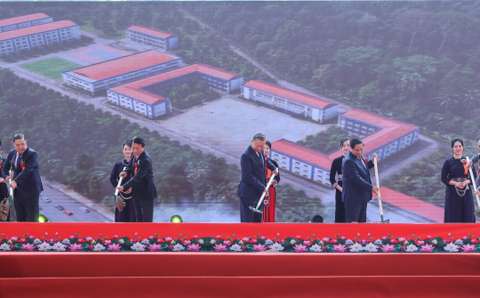 Tiếp tục xây dựng đủ trường, đủ lớp trên toàn quốc để mọi học sinh đều được đến trường