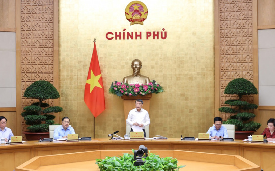 Bắt tay ngay vào công việc, xử lý hiệu quả các nhiệm vụ vừa cấp bách, vừa lâu dài