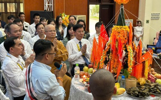 Lưu học sinh Lào vui Tết cổ truyền Bunpimay tại Thái Nguyên