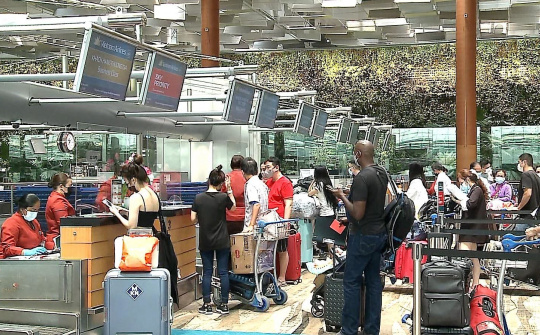 Hình ảnh những du khách quốc tế đầu tiên đến Việt Nam