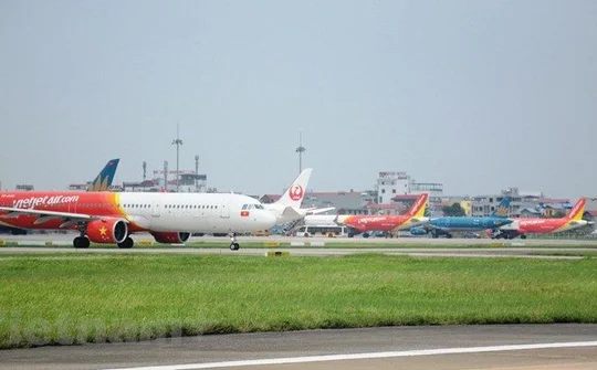 Giải bài toán áp lực cho hàng không: Cần nới lỏng giá trần vé máy bay