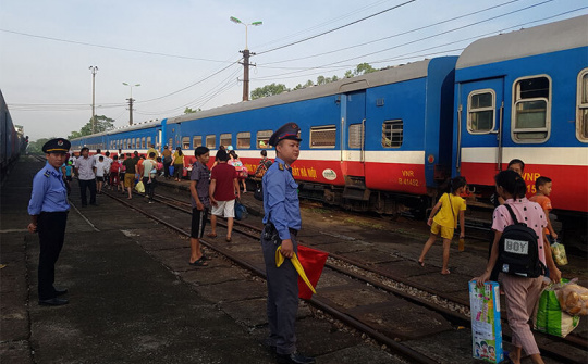 Chính thức mở bán vé tàu thống nhất giai đoạn hè