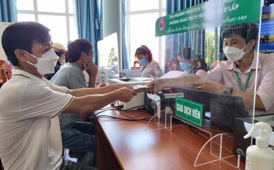 Đắk Nông: Học sinh sinh viên được vay vốn mua máy tính học tập trực tuyến