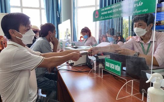 Đắk Nông: Học sinh sinh viên được vay vốn mua máy tính học tập trực tuyến