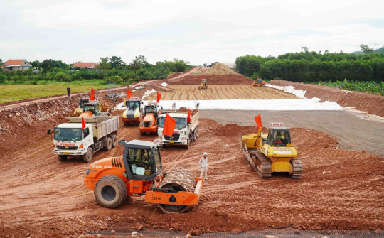 Bộ Giao thông nhắc nhở ba dự án cao tốc chậm giải ngân