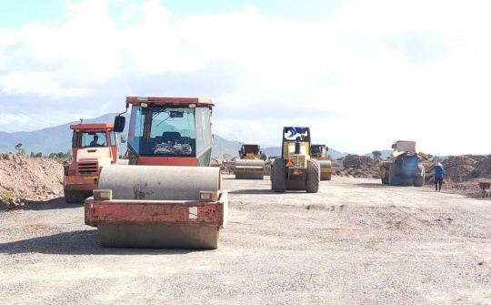 Xử lý dứt điểm nhà thầu thi công chậm tiến độ tại dự án cao tốc Vĩnh Hảo - Phan Thiết