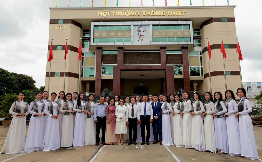 Top 25 thí sinh Hoa khôi Sông Vàm 2022 tham gia các hoạt động ý nghĩa