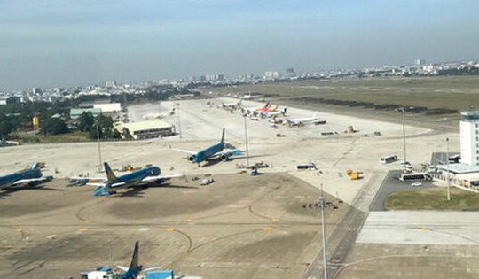 Vận hành đường băng 25R/07L Tân Sơn Nhất trước cao điểm lễ 30/4