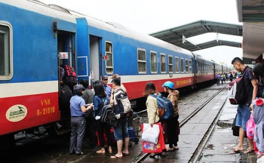 Đường sắt chạy 22 đôi tàu phục vụ nhu cầu đi lại của nhân dân Tết Nguyên đán Quý Mão 2023