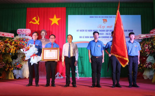 Tỉnh đoàn Trà Vinh tự hào đón nhận Huân chương lao động hạng Nhất