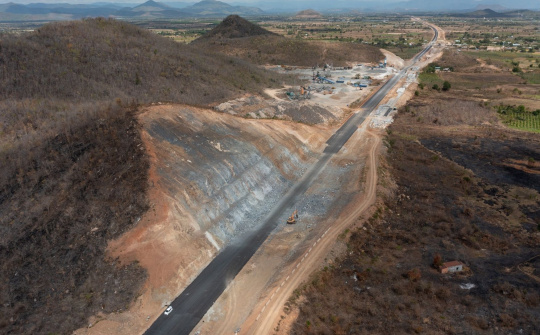 Cao tốc Phan Thiết – Vĩnh Hảo thiếu 1 triệu m3 đất đắp, nguy cơ chậm tiến độ