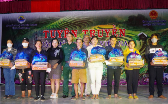 Tuyên truyền Luật Biên phòng ở Tây Giang, Quảng Nam