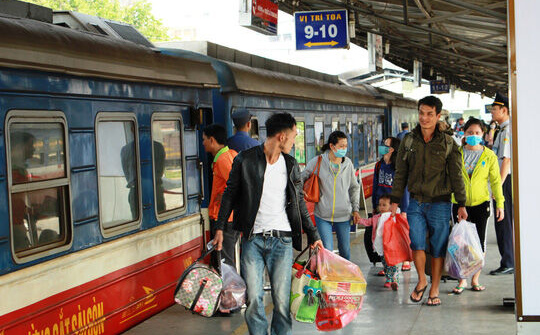 Mua vé tàu Tết 2019 qua mạng sẽ dễ dàng hơn
