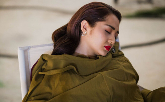 Ca sĩ Bảo Anh ngất xỉu khi đang chụp quảng cáo khiến fan lo lắng