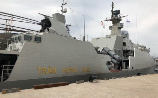 Tàu  015-Trần Hưng Đạo tham gia duyệt binh hạm đội quốc tế tại Hàn Quốc