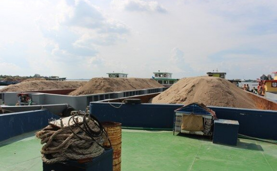 Nhức nhối nạn khai thác cát trái phép ở Bến Tre