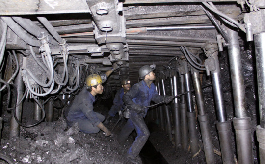 Tụt đường lò tại Công ty than Uông Bí, 1 công nhân thực tập tử vong 