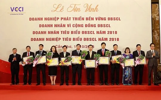 Vinh danh doanh nghiệp, doanh nhân tiêu biểu khu vực ĐBSCL
