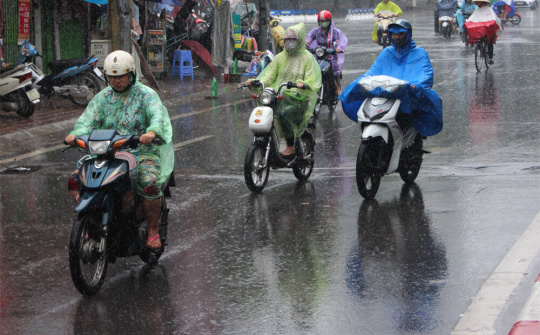 Dự báo thời tiết 13/10: Khu vực Trung Bộ tiếp tục mưa lớn, Sài Gòn nắng nóng