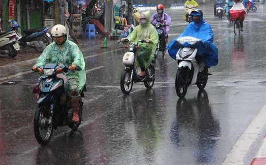 Dự báo thời tiết 13/10: Khu vực Trung Bộ tiếp tục mưa lớn, Sài Gòn nắng nóng