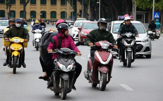 Dự báo thời tiết 15/10: Không khí lạnh tăng cường, mưa dông mở rộng ra khu vực Bắc bộ
