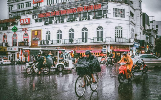 Sáng sớm mai, Hà Nội chuyển lạnh kèm mưa rào rải rác