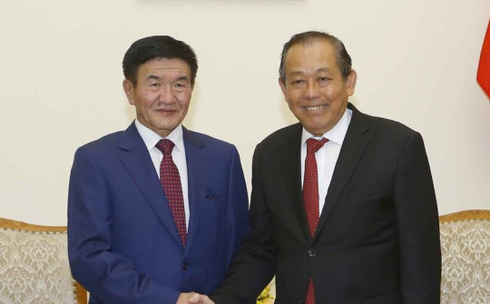 Phó Thủ tướng Thường trực tiếp Bộ trưởng Tư pháp và Nội vụ Mông Cổ