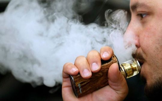 Thuốc lá điện tử dễ gây viêm phổi