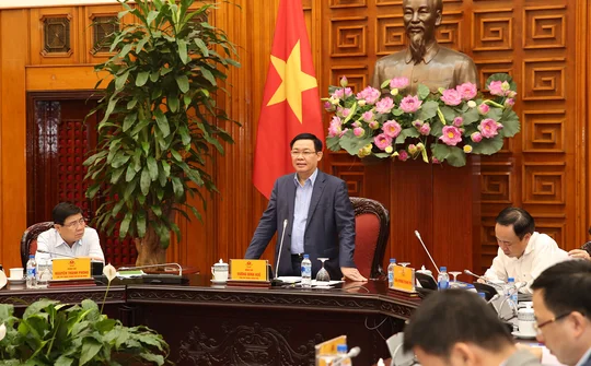 Phó Thủ tướng Vương Đình Huệ chủ trì cuộc họp về cổ phần hoá DNNN