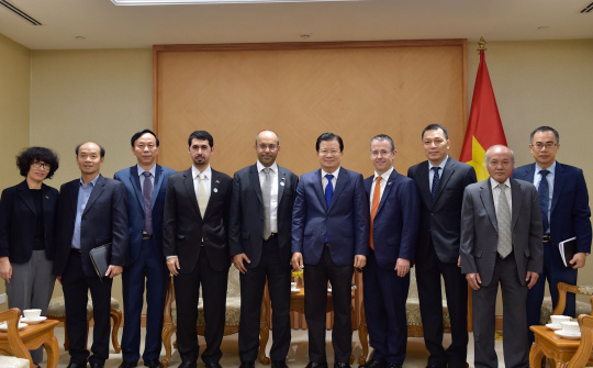 Phó Thủ tướng Trịnh Đình Dũng tiếp Tập đoàn Dầu khí Mubadala