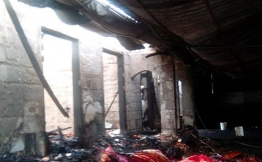 Kho chăn ga gối đệm ở Nghệ An bốc cháy, thiệt hại khoảng 8 tỷ đồng