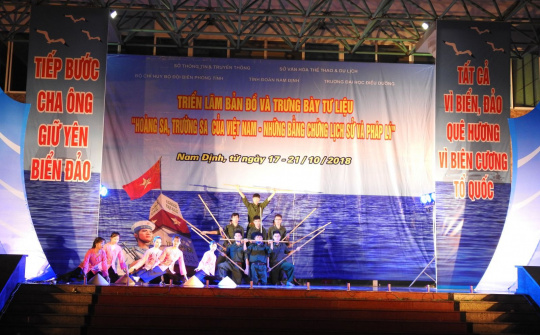 Triển lãm 'Hoàng Sa, Trường Sa của Việt Nam-Những bằng chứng lịch sử và pháp lý' tại Nam Định