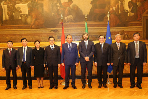 Phó Thủ tướng Trương Hòa Bình gặp Chủ tịch Hạ viện Italy