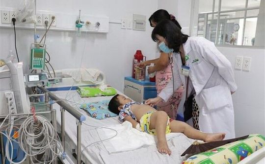 Các đơn vị y tế xử lý triệt để các ổ dịch tay, chân, miệng